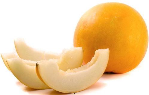 吃哈密瓜嘴唇,尽在唇齿留香瞬间